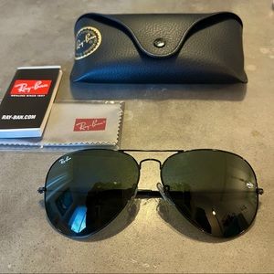 RayBan Aviator Extra Large Metal II in Black + Green Classic Lenses
